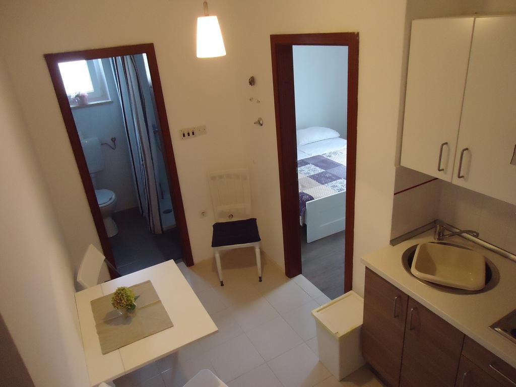 Apartments Mirela Novigrad  Room photo
